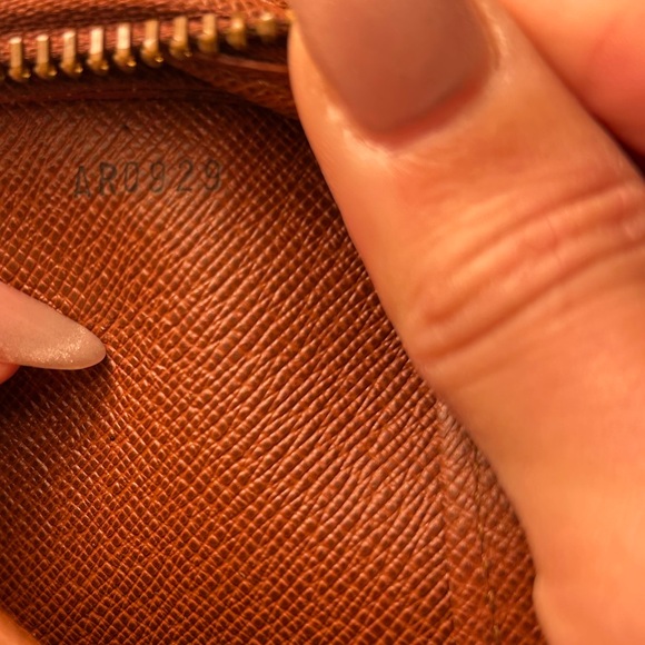 AUTHENTIC LOUIS VUITTON MONOGRAM CLUTCH WRISTLET - Picture 12 of 12